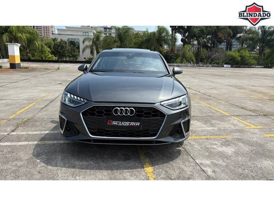 AUDI A4 2.0 TFSI GASOLINA PRESTIGE PLUS S TRONIC